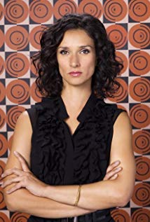 How tall is Indira Varma?